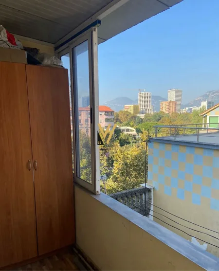 Tirane, jepet me qera apartament 1+1+Ballkon Kati 5, 62 m² 620 € (PALLATET AGIMI)