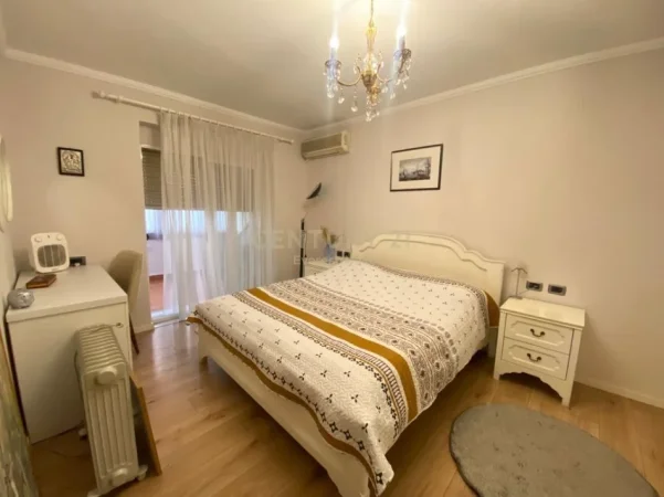 Tirane, jepet me qera apartament 2+1 Kati 2, 92 m² 800 € (myslym shyri)