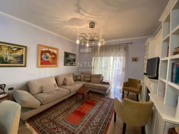 Tirane, jepet me qera apartament 2+1 Kati 2, 92 m² 800 € (myslym shyri)