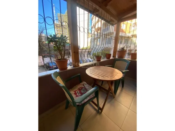 Tirane, jepet me qera apartament 2+1 Kati 2, 92 m² 800 € (myslym shyri)
