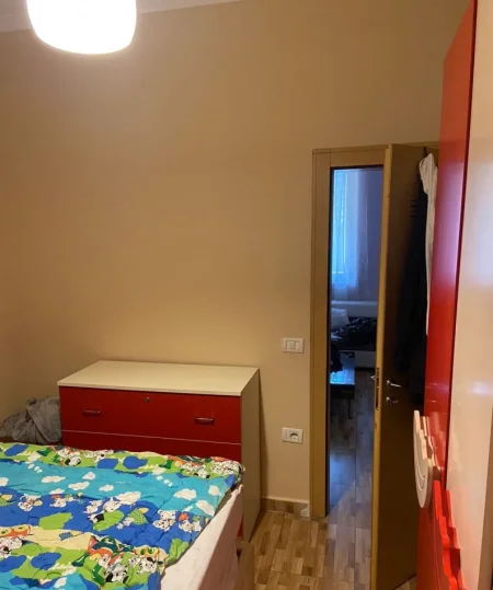 Tirane, jepet me qera apartament 1+1 Kati 5, 65 m² 600 € (Blloku)