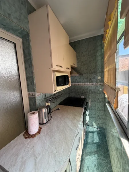Tirane, jepet me qera apartament 2+1 Kati 4, 78 m² 650 € (Myslym shyr)