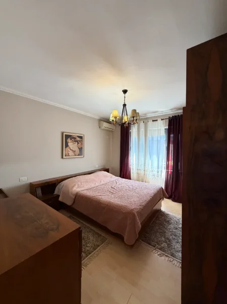 Tirane, jepet me qera apartament 2+1 Kati 4, 78 m² 650 € (Myslym shyr)