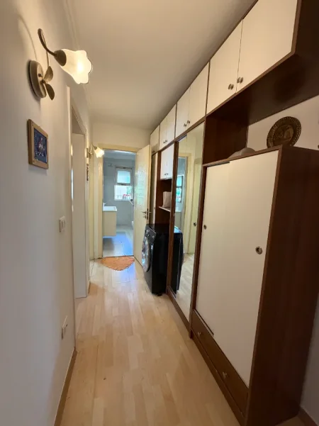 Tirane, jepet me qera apartament 2+1 Kati 4, 78 m² 650 € (Myslym shyr)