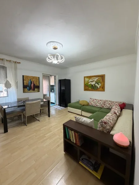 Tirane, jepet me qera apartament 2+1 Kati 4, 78 m² 650 € (Myslym shyr)
