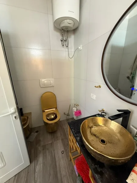 Tirane, shitet apartament 3+1 Kati 4, 180 m² 400.000 € (KOMPLEKSI MAGNET)