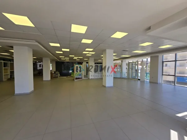 Durres, jepet me qera ambjent biznesi Kati 1, 500 m² 2.000 € 