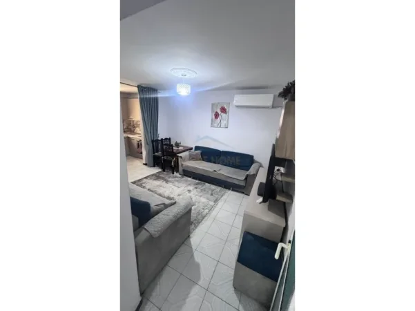 Tirane, jepet me qera apartament 1+1 Kati 1, 51 m² 500 € (Selvia)