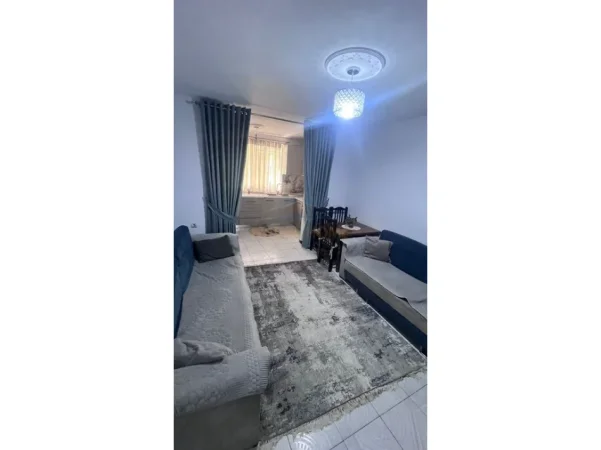 Tirane, jepet me qera apartament 1+1 Kati 1, 51 m² 500 € (Selvia)