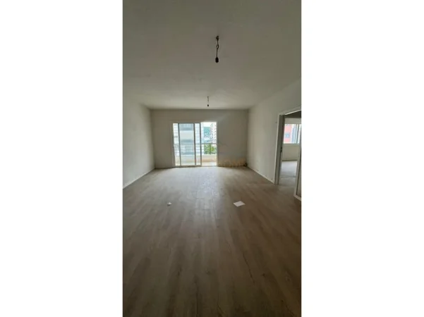 Tirane, shitet apartament 2+1 Kati 4, 107 m²179000 € (Yzberisht)