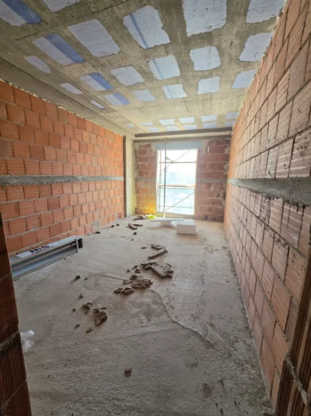 Tirane, shitet apartament 2+1+Ballkon Kati 6, 115 m² 102.470 € (kamez)