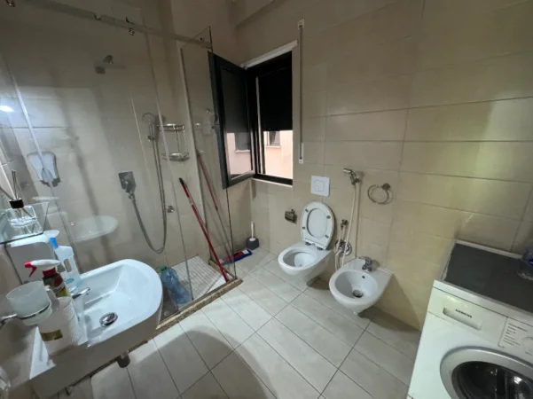 Tirane, jepet me qera apartament 2+1 Kati 1, 108 m² 600 € (Green City)