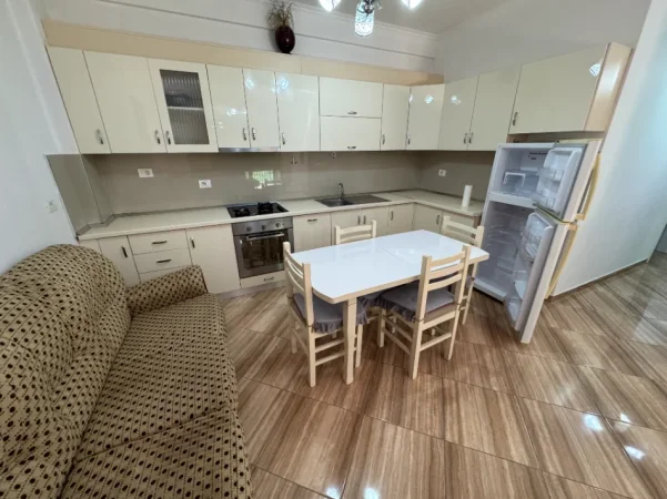 Tirane, jepet me qera apartament 2+1 Kati 1, 108 m² 600 € (Green City)