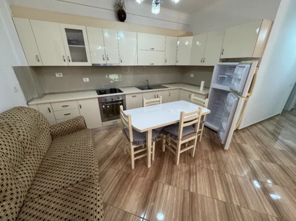 Tirane, jepet me qera apartament 2+1 Kati 1, 108 m² 600 € (Green City)