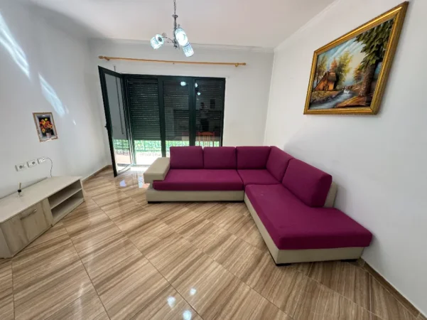 Tirane, jepet me qera apartament 2+1 Kati 1, 108 m² 600 € (Green City)