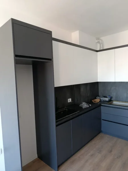 Tirane, jepet me qera apartament 2+1 Kati 8, 110 m² 600 € (Rruga 5 Maji)