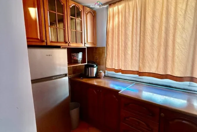 Tirane, jepet me qera apartament 2+1 Kati 5, 75 m² 530 € (rruga bardhyl)