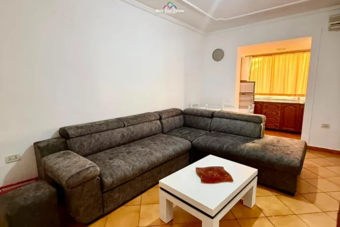 Tirane, jepet me qera apartament 2+1 Kati 5, 75 m² 530 € (rruga bardhyl)