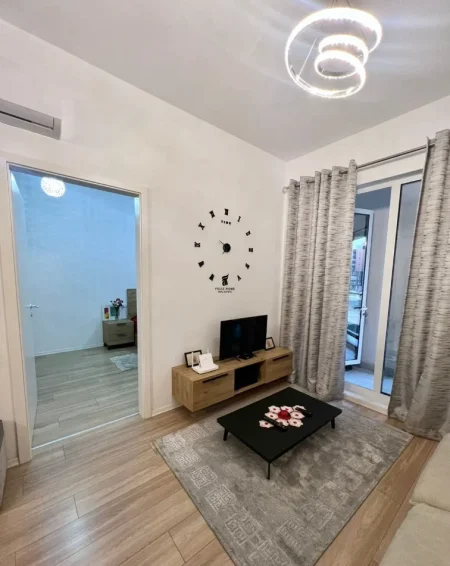 Tirane, jepet me qera apartament 1+1 Kati 3, 65 m² 450 € (JORDAN MISJA)