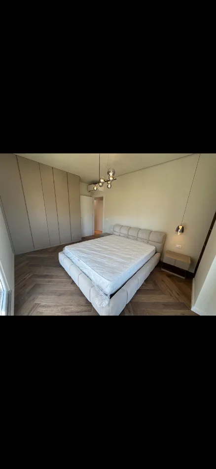 Tirane, jepet me qera apartament 2+1 , 850 € (don bosko)