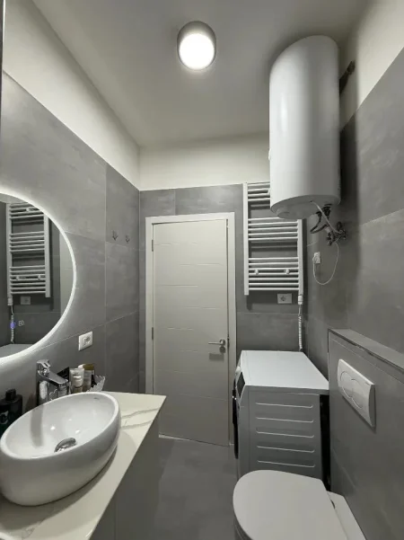 Tirane, shitet apartament 1+1 Kati 5, 64 m² 105.000 € (Fresku)