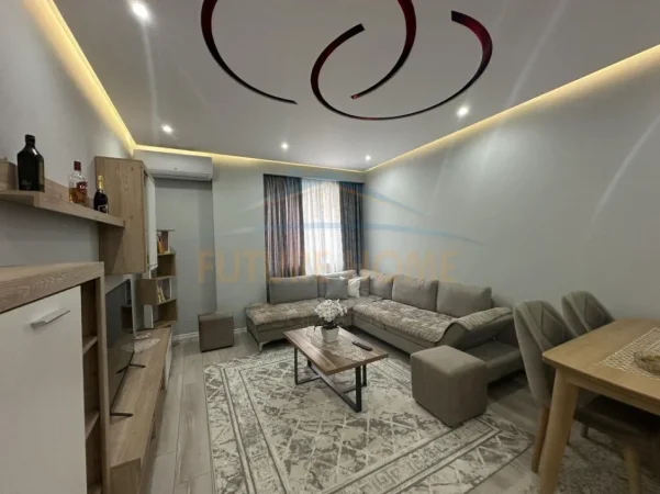 Tirane, jepet me qera apartament 2+1+Ballkon Kati 6, 101 m² 650 € (Yzberisht)