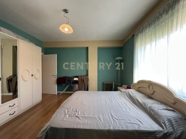 Tirane, jepet me qera apartament 1+1 Kati 3, 90 m² 700 € (vasil shanto)
