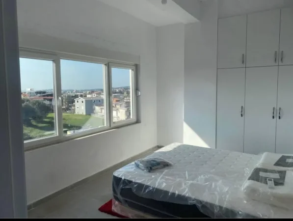 Tirane, jepet me qera apartament 2+1 Kati 3, 90 m² 500 € (Farkë)