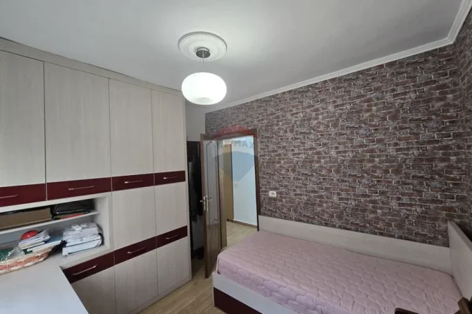 Tirane, shitet apartament , 117 m² 
