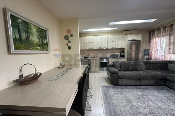 Tirane, jepet me qera apartament , 80 m² 580 € 