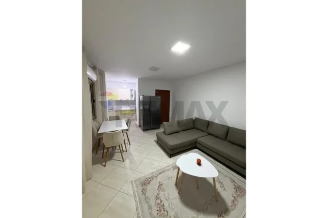 Tirane, jepet me qera apartament , 107 m² 750 € 