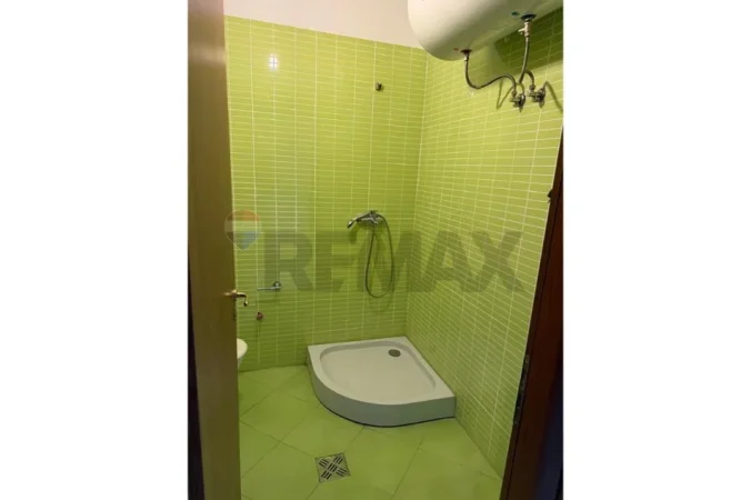 Tirane, jepet me qera apartament , 107 m² 750 € 