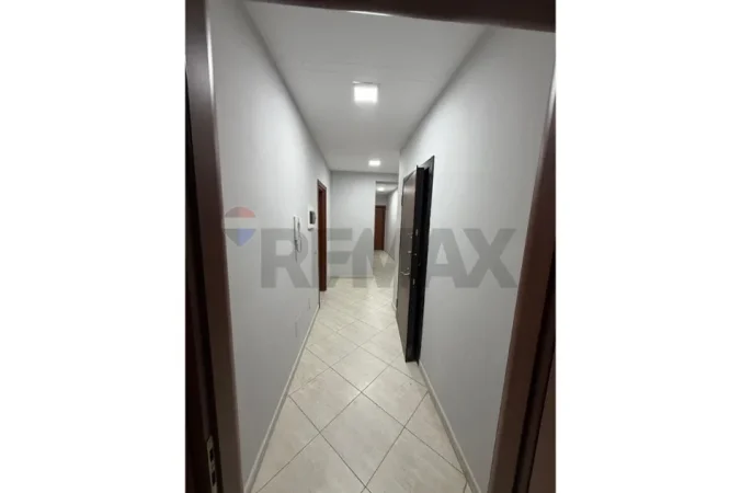 Tirane, jepet me qera apartament , 107 m² 750 € 