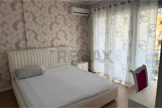 Tirane, jepet me qera apartament , 75 m² 750 € 