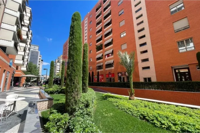 Tirane, jepet me qera apartament , 77 m² 700 € 