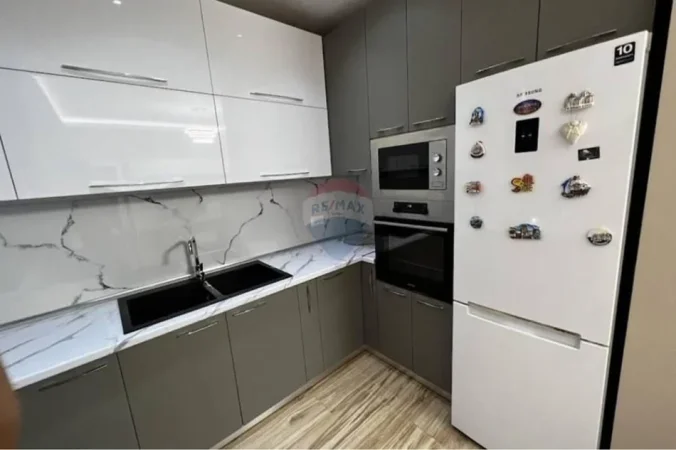 Tirane, jepet me qera apartament , 110 m² 940 € 