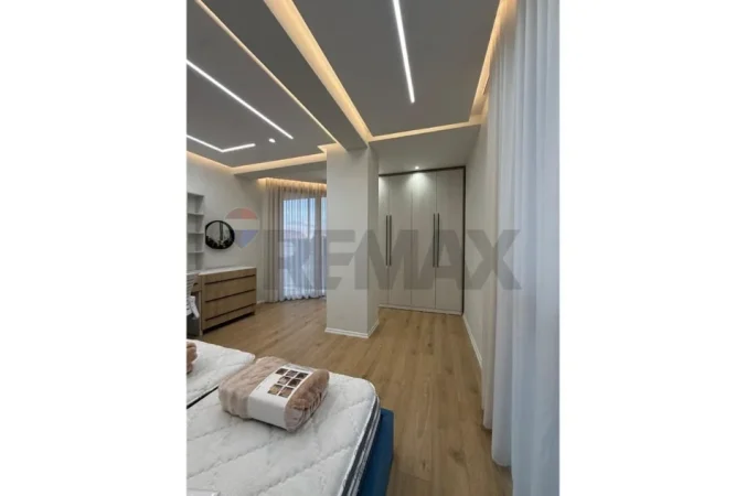 Jepet me qera apartament , 105 m² 1.300 €