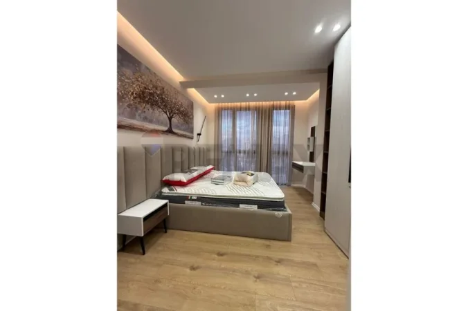 Jepet me qera apartament , 105 m² 1.300 €