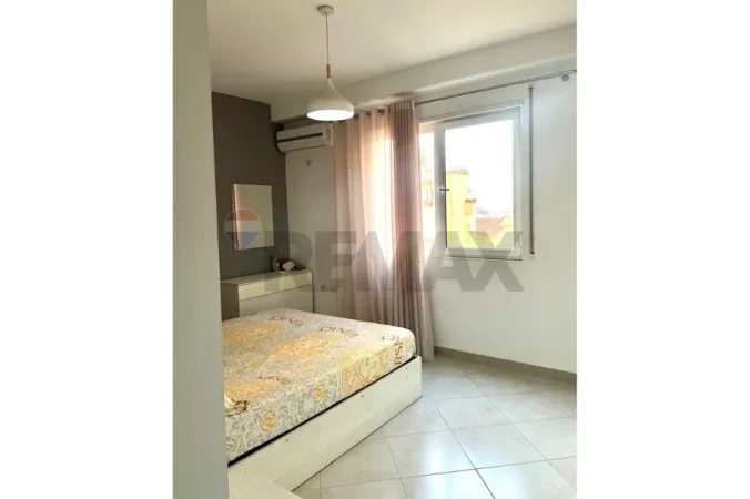 Tirane, jepet me qera apartament , 117 m² 785 € 