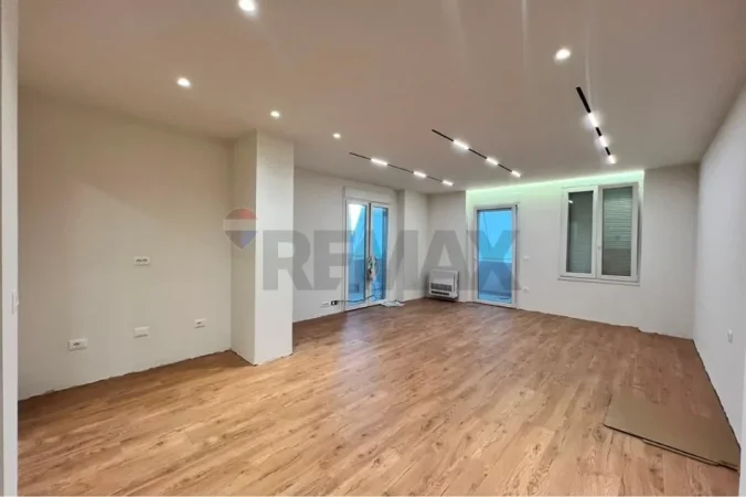 Tirane, jepet me qera zyre , 122 m² 1.500 € (Blv Gjergj Fishta)