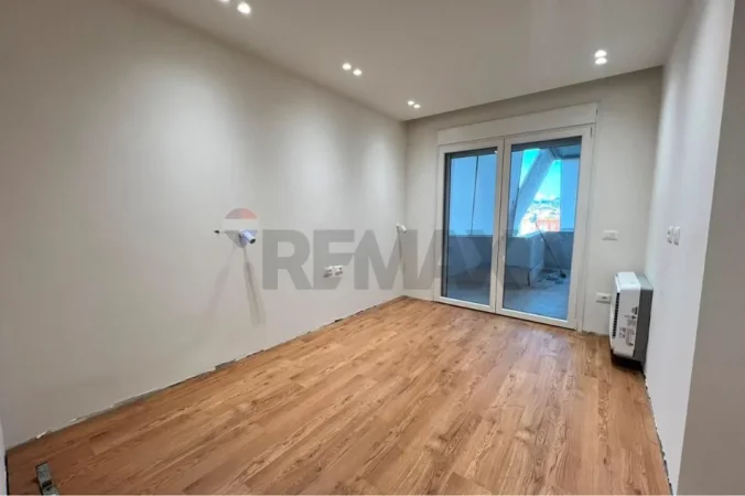 Tirane, jepet me qera zyre , 122 m² 1.500 € (Blv Gjergj Fishta)