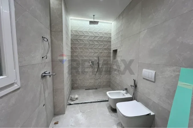Tirane, jepet me qera zyre , 122 m² 1.500 € (Blv Gjergj Fishta)