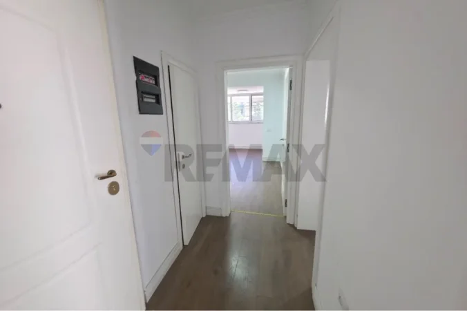 Tirane, jepet me qera zyre , 145 m² 1.100 € 