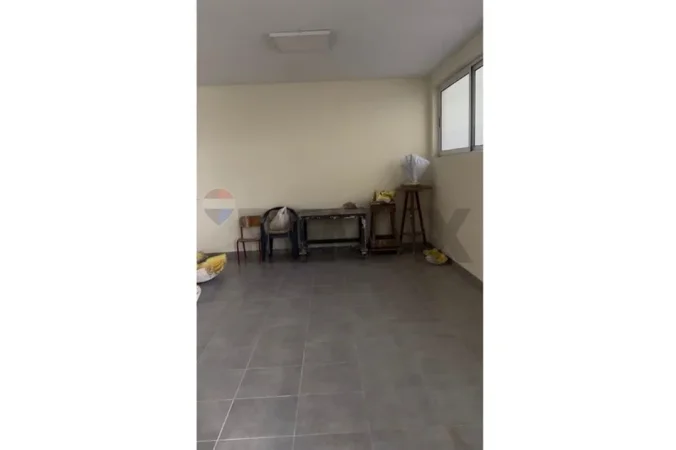 Tirane, jepet me qera dyqan , 40 m² 500 € 
