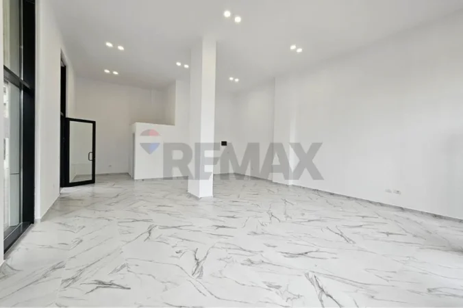 Tirane, jepet me qera dyqan , 87 m² 836 € 