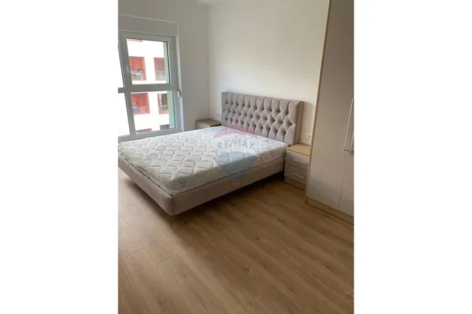 Tirane, jepet me qera apartament 1+1 Kati 4, 65 m² 400 € (Ali demi)