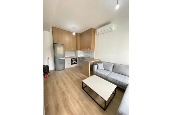 Tirane, jepet me qera apartament 1+1 Kati 4, 65 m² 400 € (Ali demi)