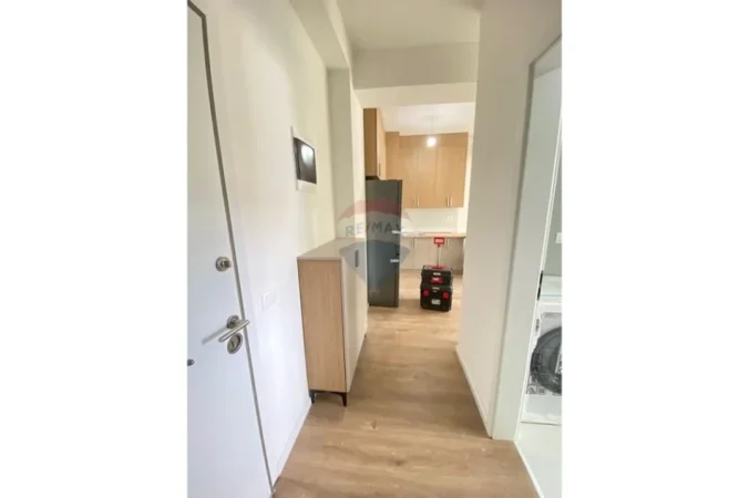 Tirane, jepet me qera apartament 1+1 Kati 4, 65 m² 400 € (Ali demi)