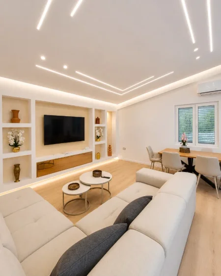 Tirane, jepet me qera shtepi 1+1+Ballkon , 200 m² 1.200 € (Petrele) Prane Teg