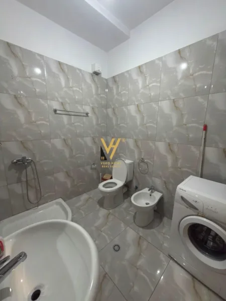 Tirane, jepet me qera apartament 2+1+Ballkon Kati 4, 71 m² 570 € (DELIJORGJI)